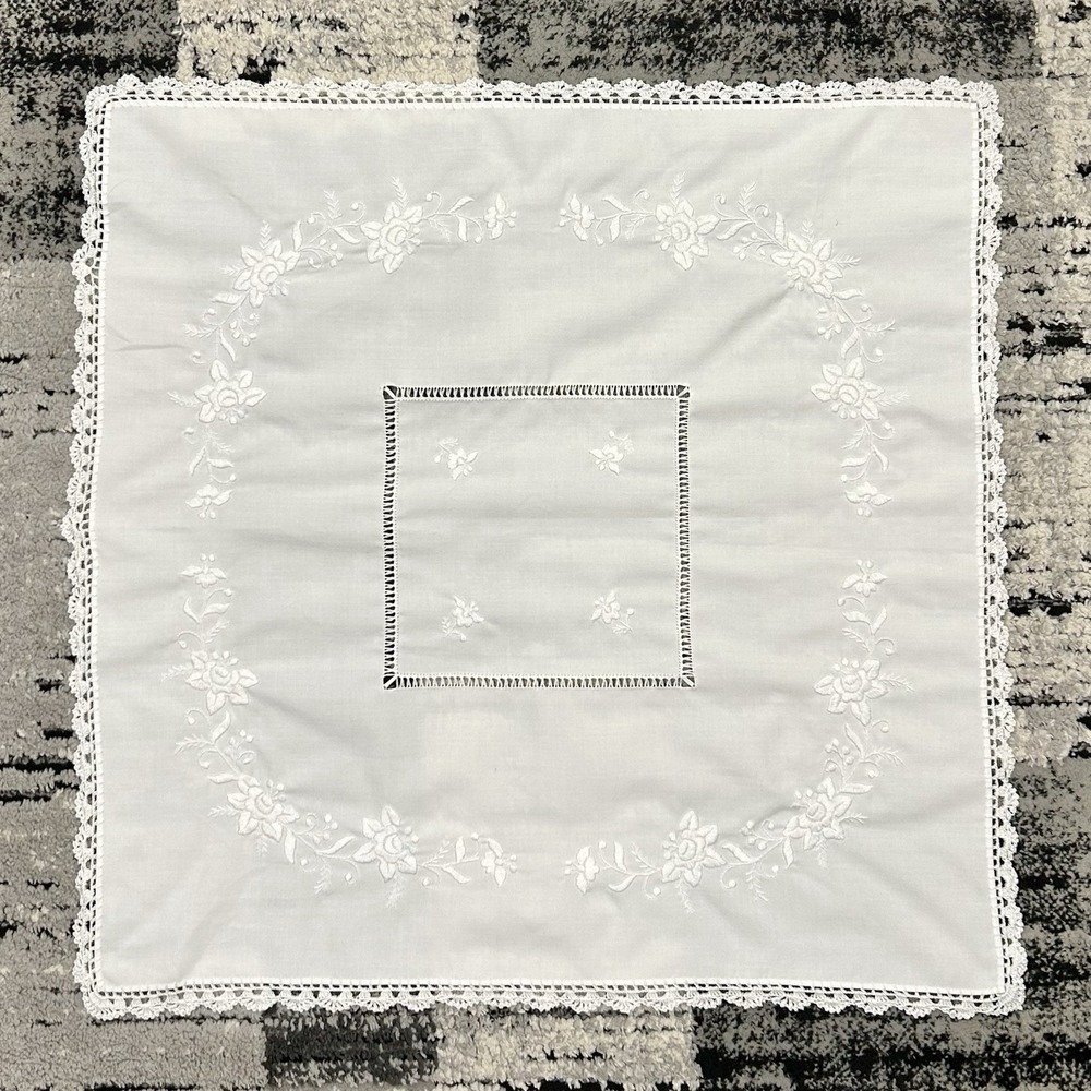 Vintage Embroidery, Crocheted Lace Linen White Cloth 30" x 30" EUC